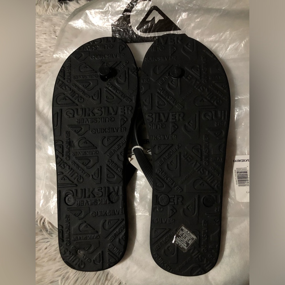 Quiksilver & Peanuts Limited Edition Men’s Black Flip Flops NWT! - Picture 3 of 6